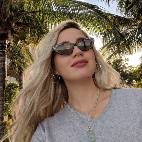 Gucci Unique Mother of Pearl Cat Eye Sunglasses - Picture 4 of 13